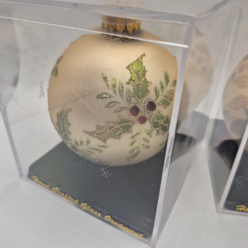 2 UNIQUE TREASURES COLLECTION LIMITED SERIES HAND CRAFTED ROUND GLASS ORNAMENT - Picture 4 of 12
